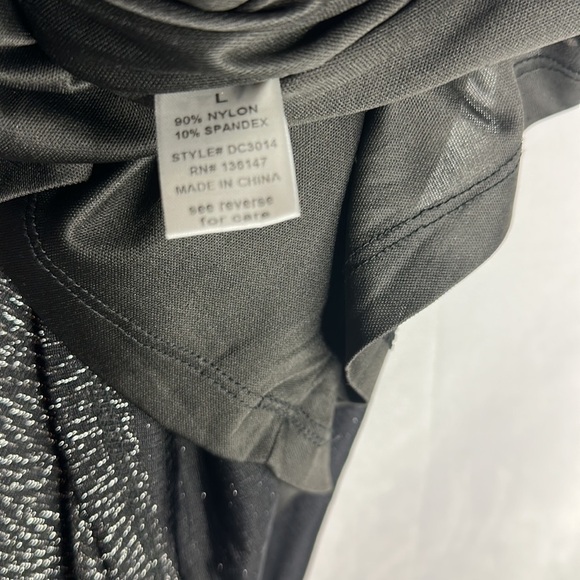 ONE STORY METALLIC A LINE DRESS (L) - Picture 5 of 7